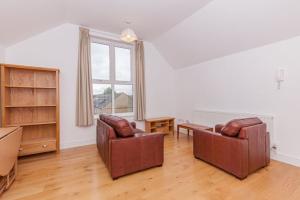 FLOOR ONE BEDROOM FLAT