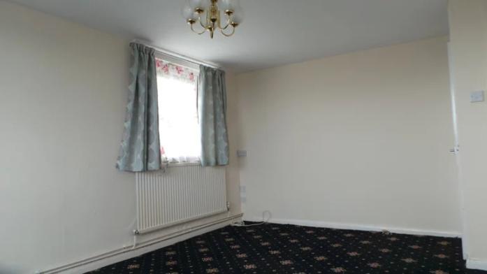 Three Bedroom Flat in Luton, Bedfordshire