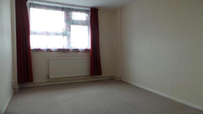 Three Bedroom Flat in Luton, Bedfordshire