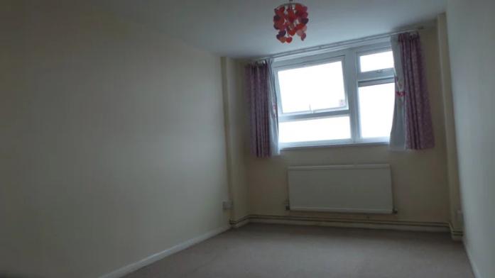 Three Bedroom Flat in Luton, Bedfordshire